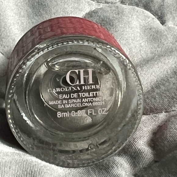 CH EDT by Carolina Herrera mini sample bottle - Picture 3 of 6